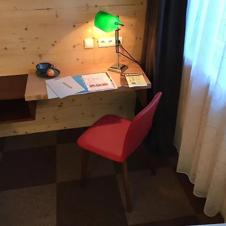 Mondholzhotel * Veitshöchheim